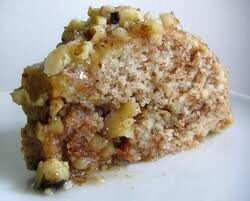 Torta con noci, nocciole e panna