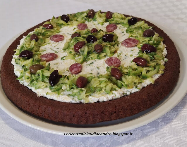 Torta – crostata furba salata al cacao, crema di ricotta e zucchina