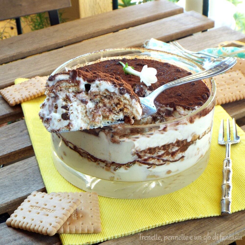 Torta di biscotti con crema chantilly