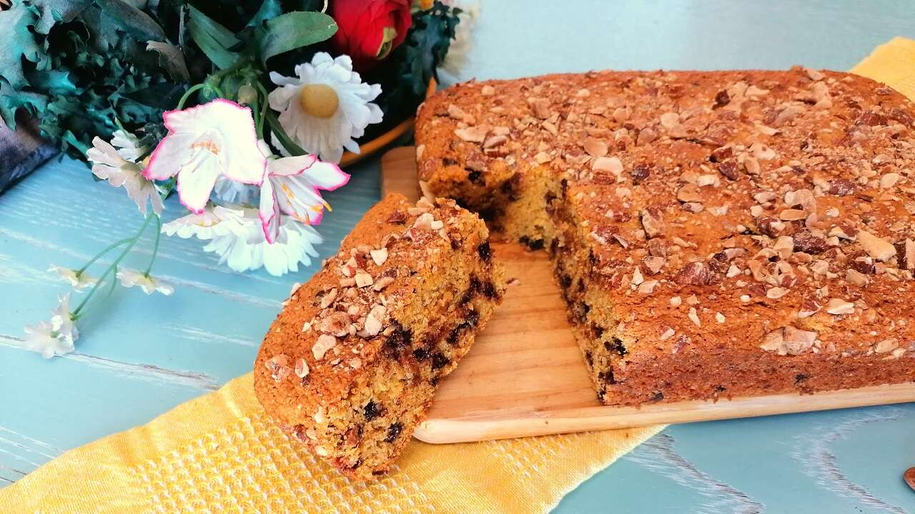 Torta di carote alle mandorle tostate: con e senza bimby