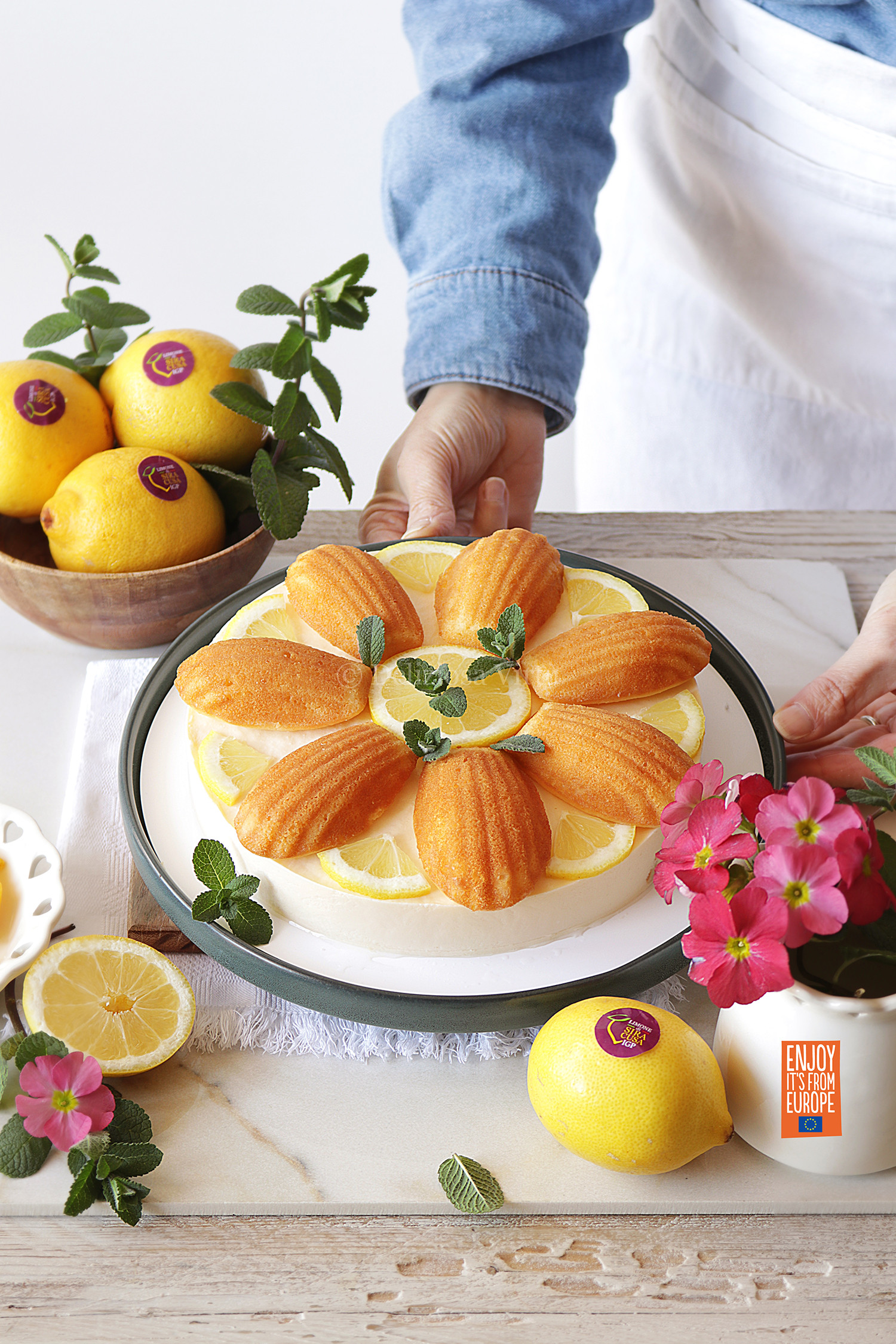 Torta di madeleine al limone