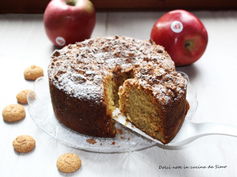 Torta di mele e amaretti