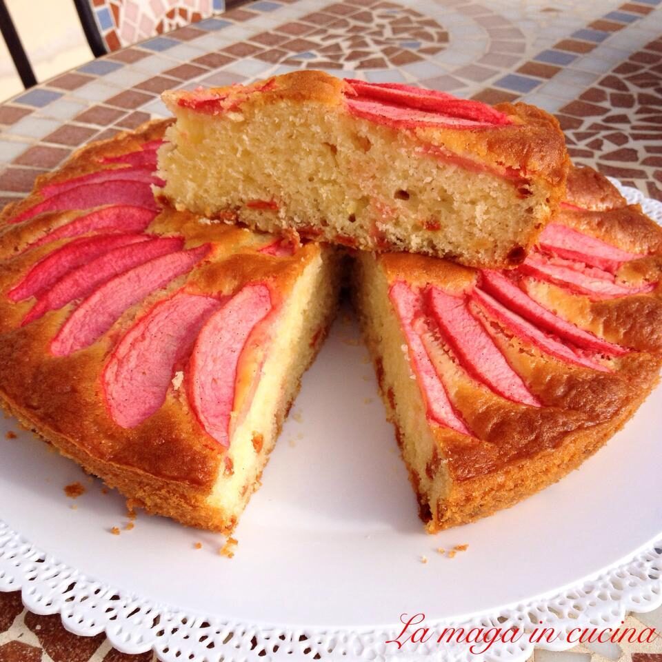 Torta di mele, yogurt greco e bacche di goji