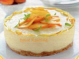 Torta di percocche dolce alla frutta