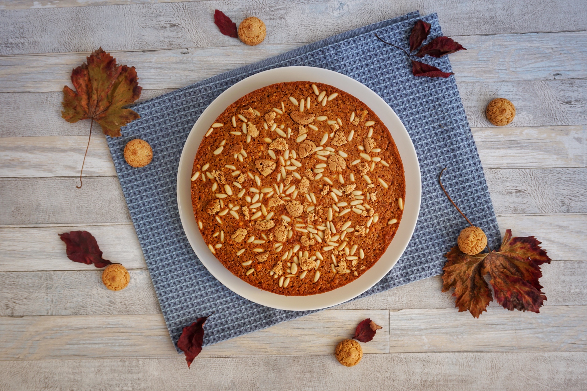Torta di zucca con mandorle, amaretti e pinoli
