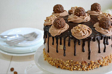 Torta ferrero rocher con camy cream alla nutella