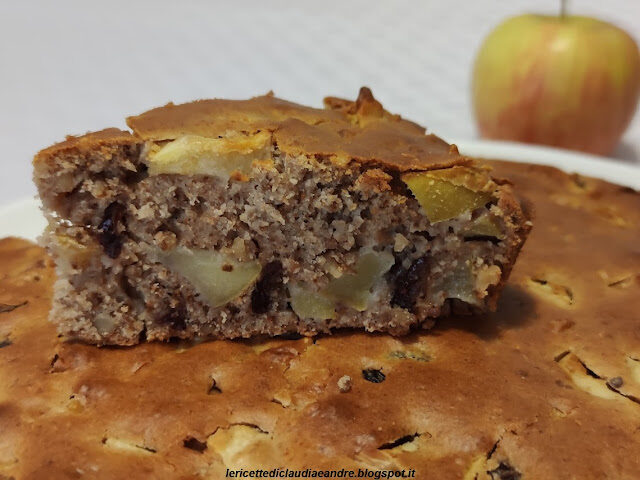 Torta integrale con mele, mirtilli e noci , senza burro e senza lattosio