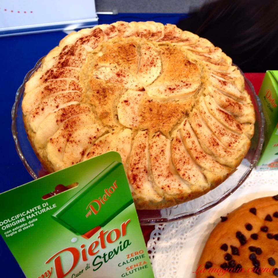 Torta integrale di mele cannella e stevia