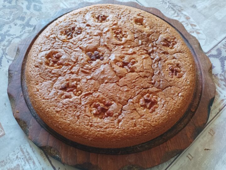 Torta margherita con le noci