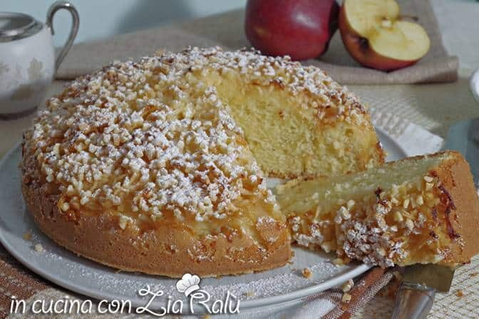 Torta margherita con mele grattugiate