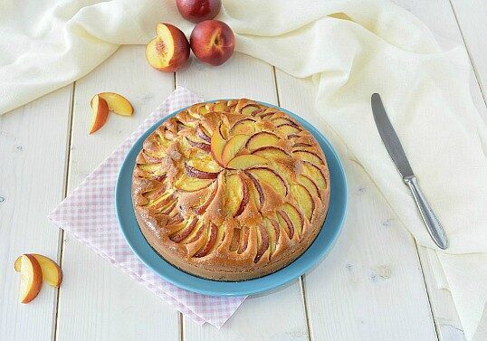Torta morbida alle pesche