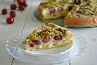 Torta morbida con le ciliegie