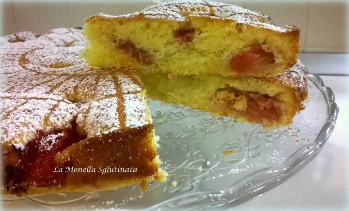 Torta morbidosa alle fragole senza glutine