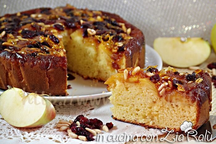 Torta rovesciata alle mele mirtilli e pinoli