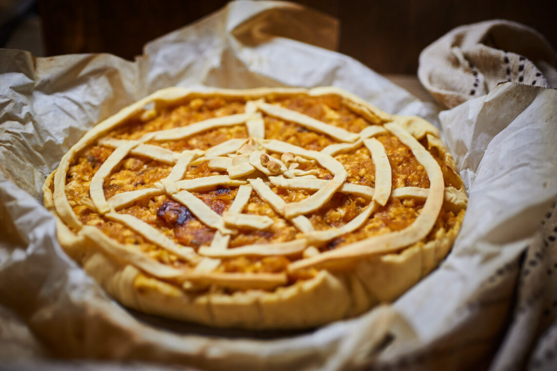 Torta salata alla zucca con tofu, zenzero e erba lemoncina