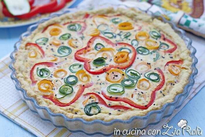 Torta salata alle verdure fiorita