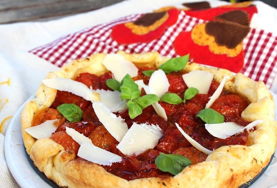 Torta salata con pomodori e aceto balsamico
