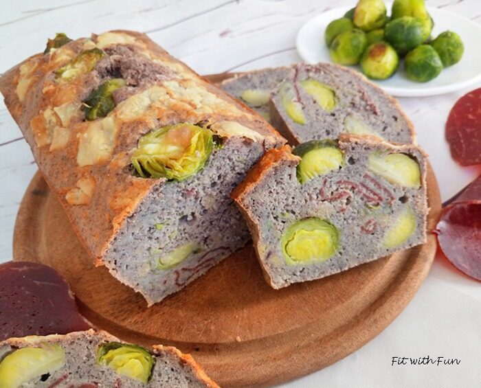 Torta Salata o Pane con Cavoletti di Bruxelles e Bresaola