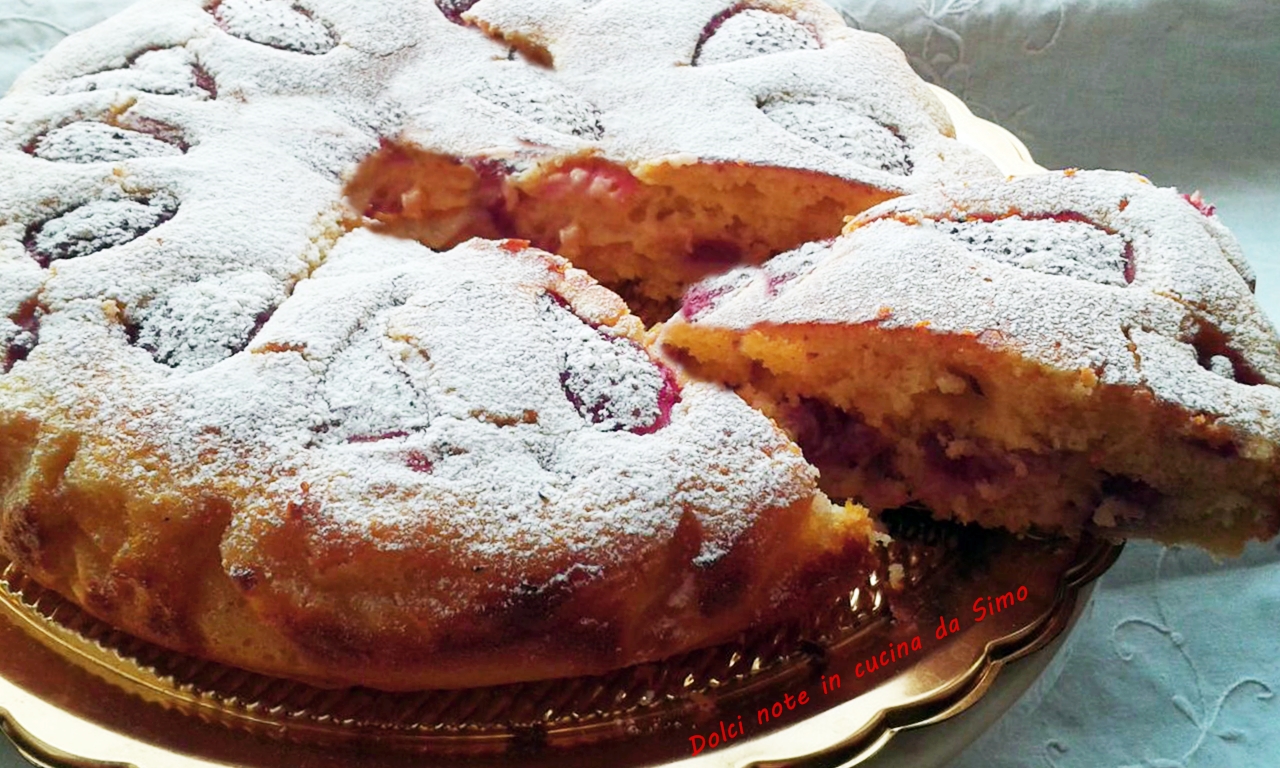 Torta soffice alla ricotta e fragole