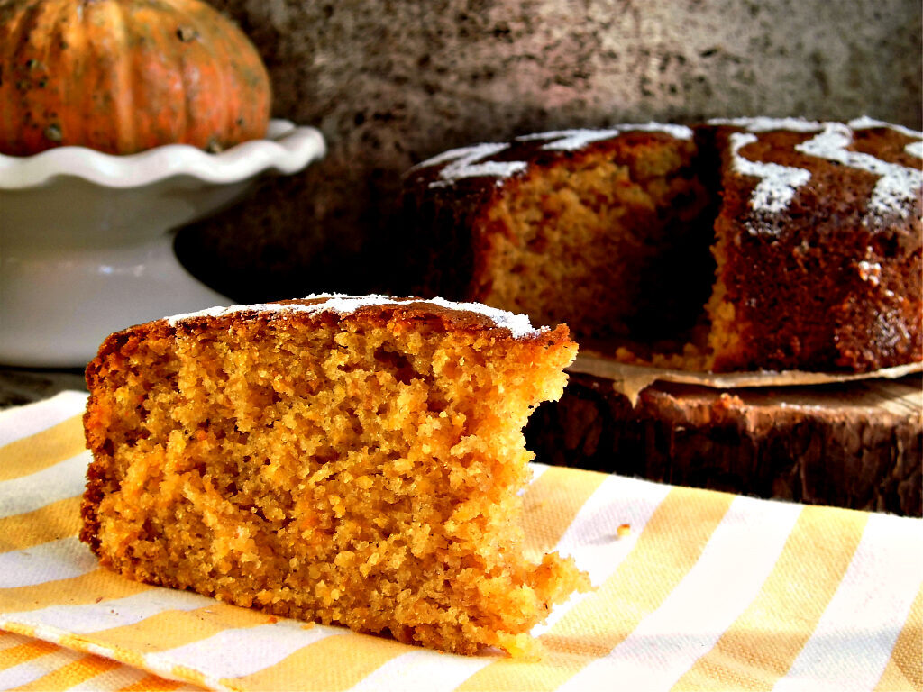 Torta soffice di zucca e amaretti