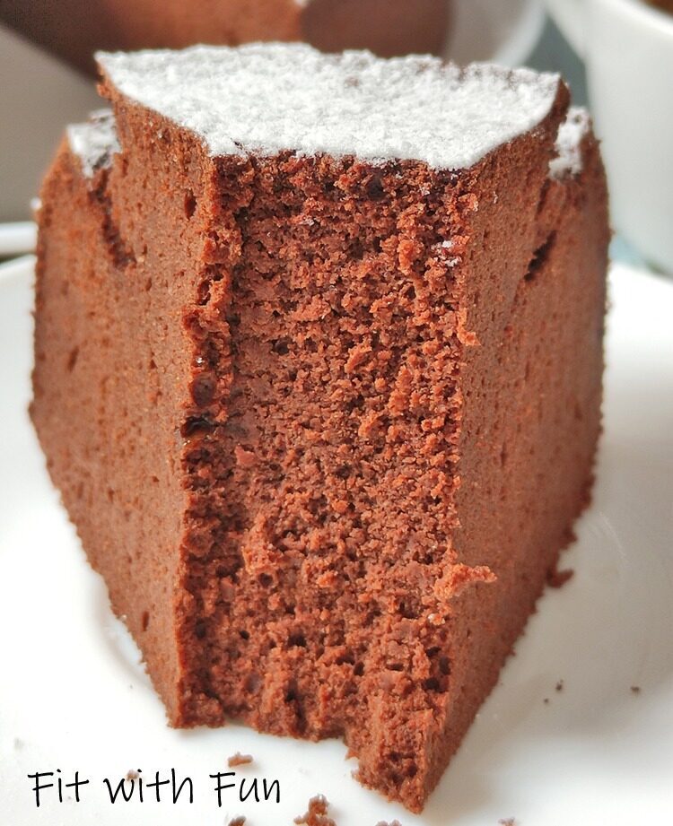 Torta soffice e light al cacao senza burro e senza zucchero