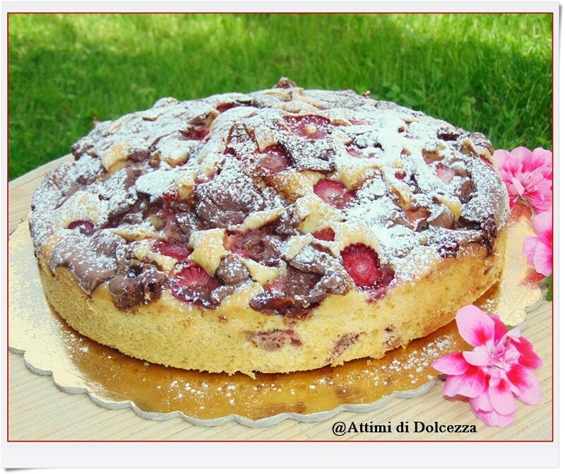 Torta soffice fragole e cioccolato
