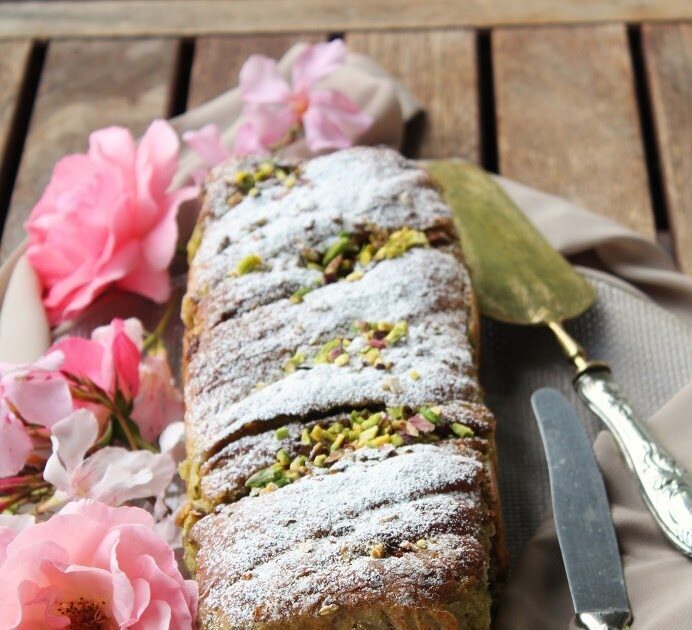 Torta variegata al pistacchio