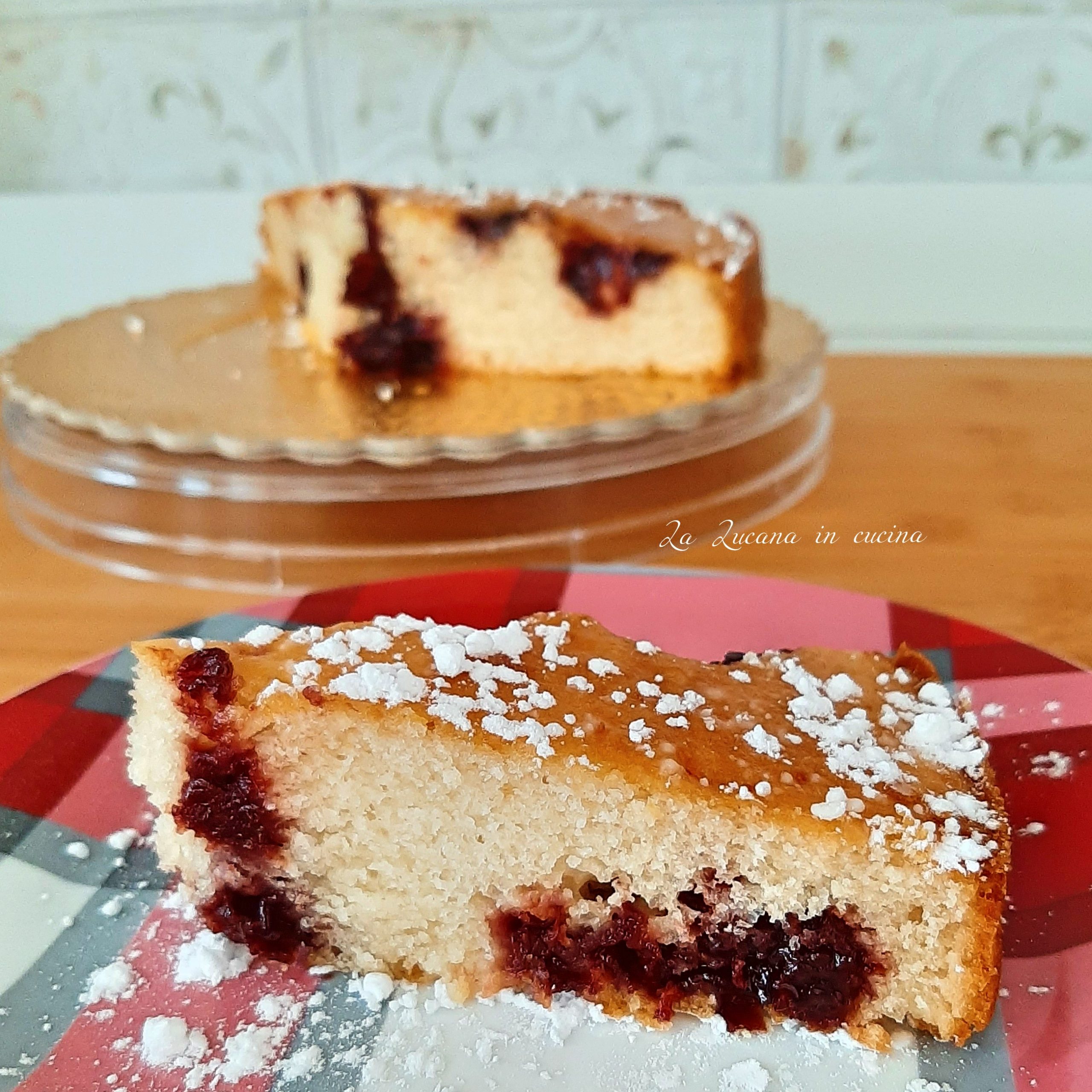 Torta vegana al limone con marmellata