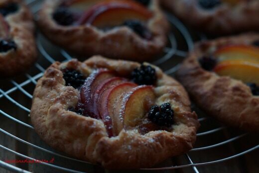 Tortine rustiche ai frutti di stagione…