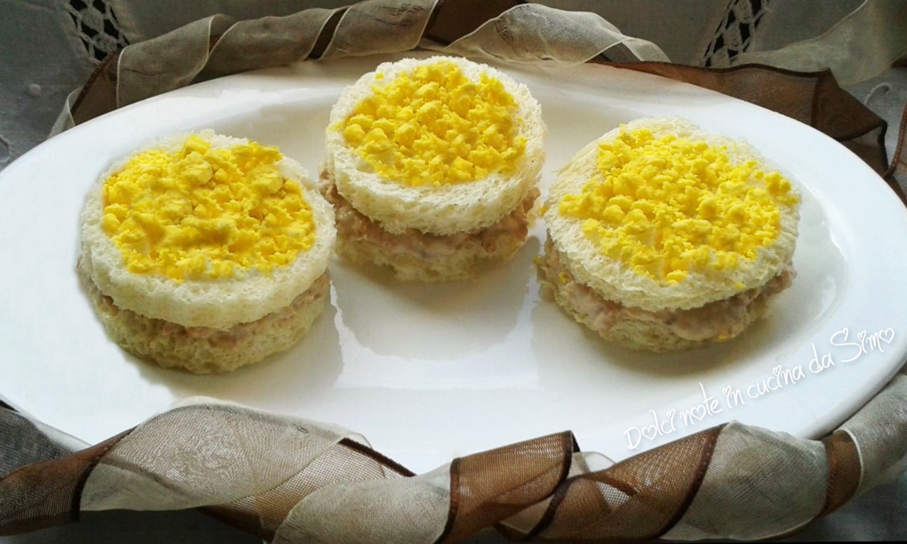 Tramezzini mimosa alla crema di tonno