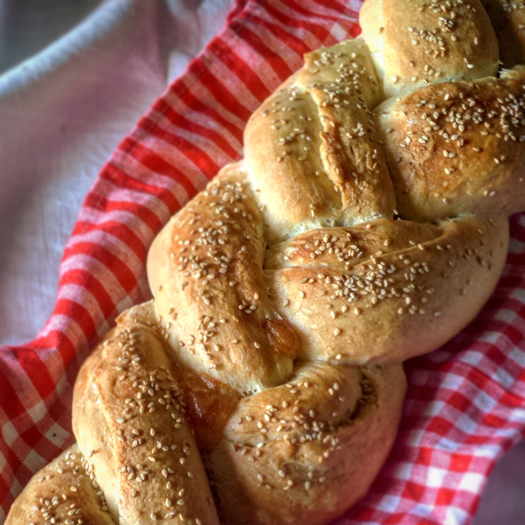 Treccia di pan brioche salata.