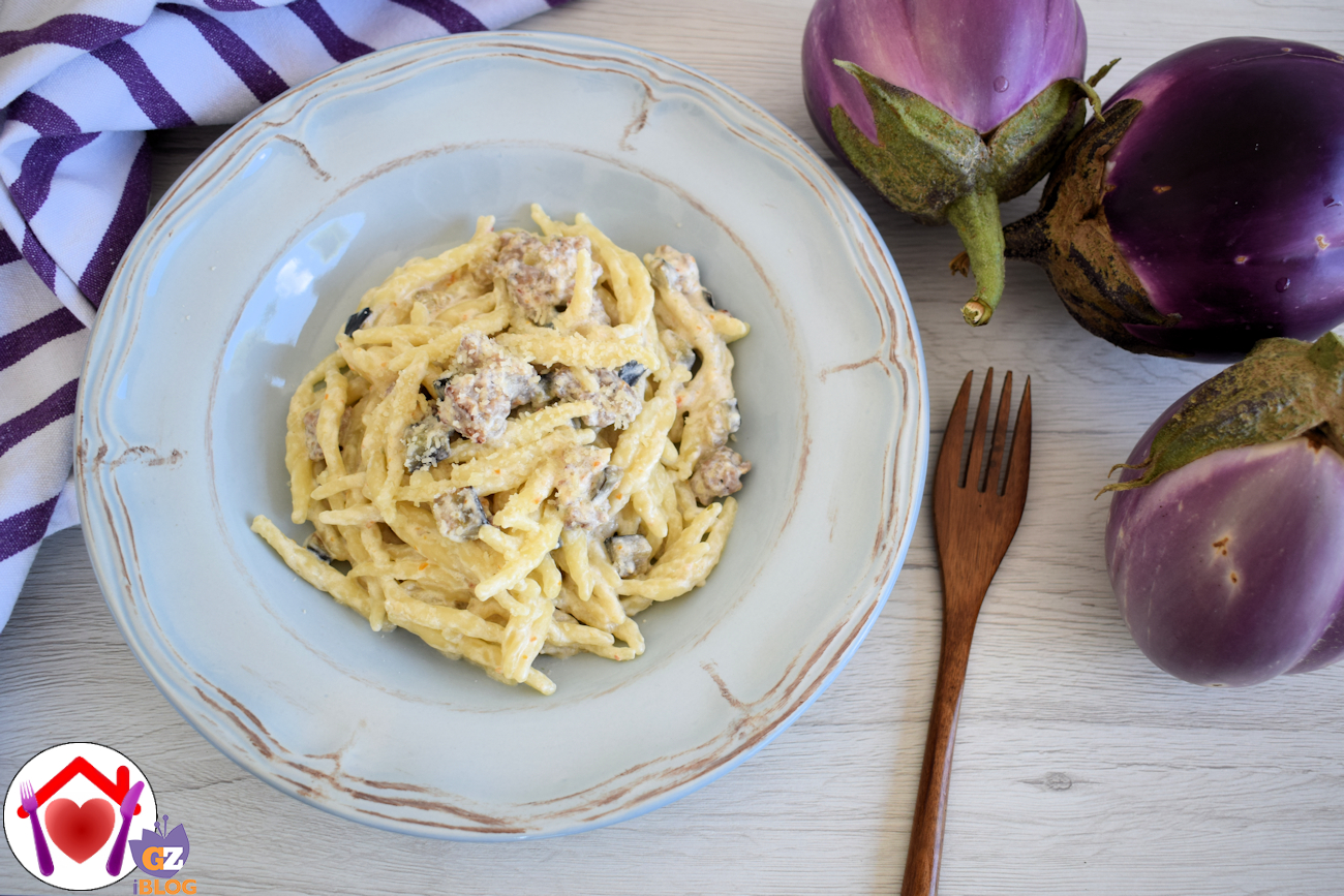 Trofie con salsiccia e melanzane