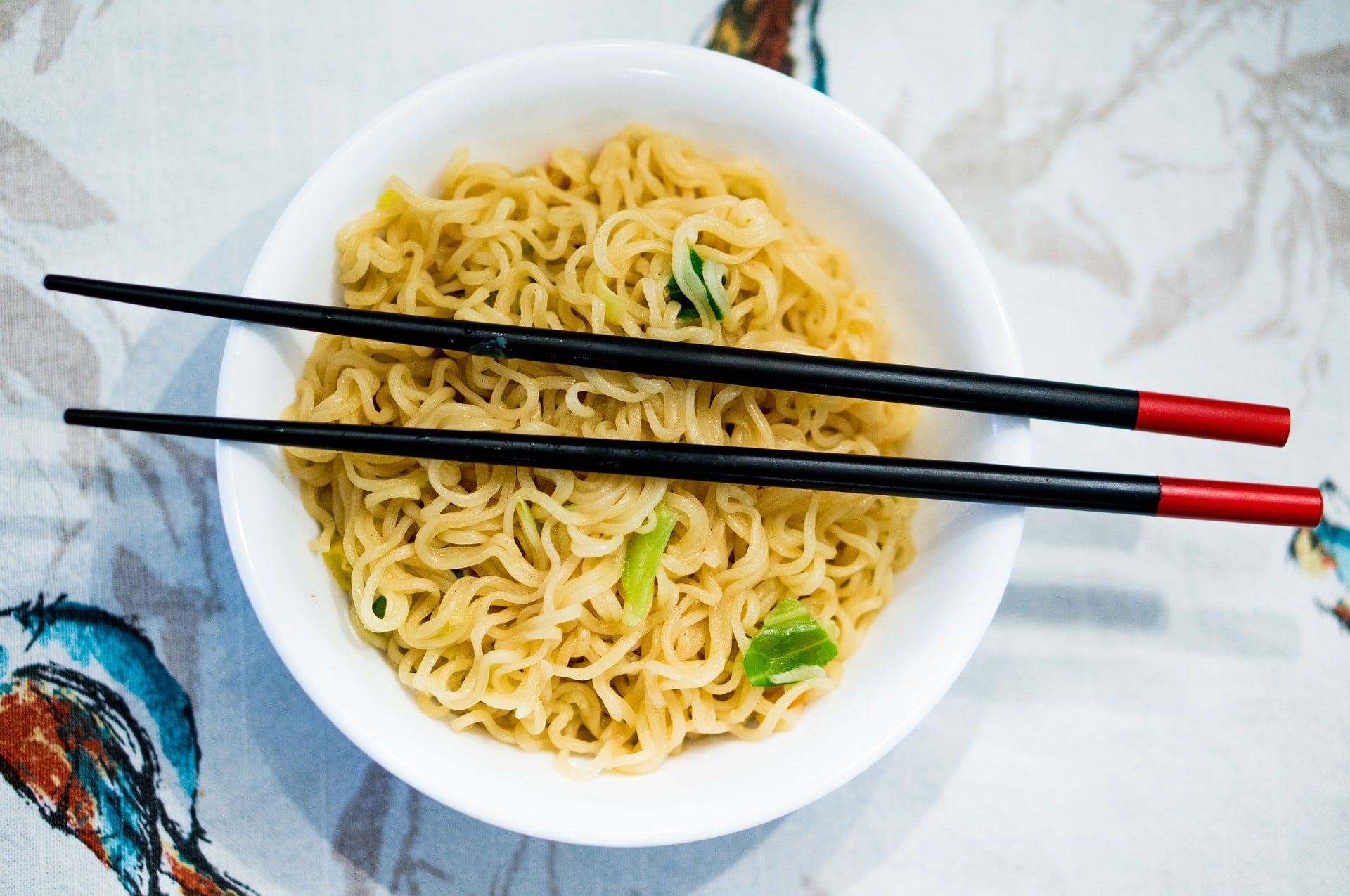 Un take away con spaghetti noodles: un tipico piatto giapponese