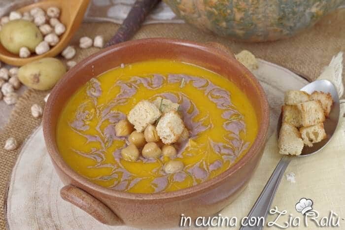 Vellutata di zucca ceci e carote viola