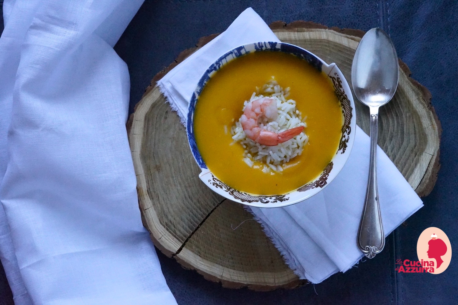 Vellutata di Zucca con Gamberi e Riso Thai