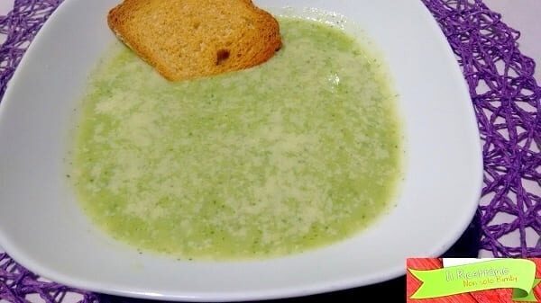 Vellutata di zucchine verdi con bimby: ricetta veloce, light e vegana