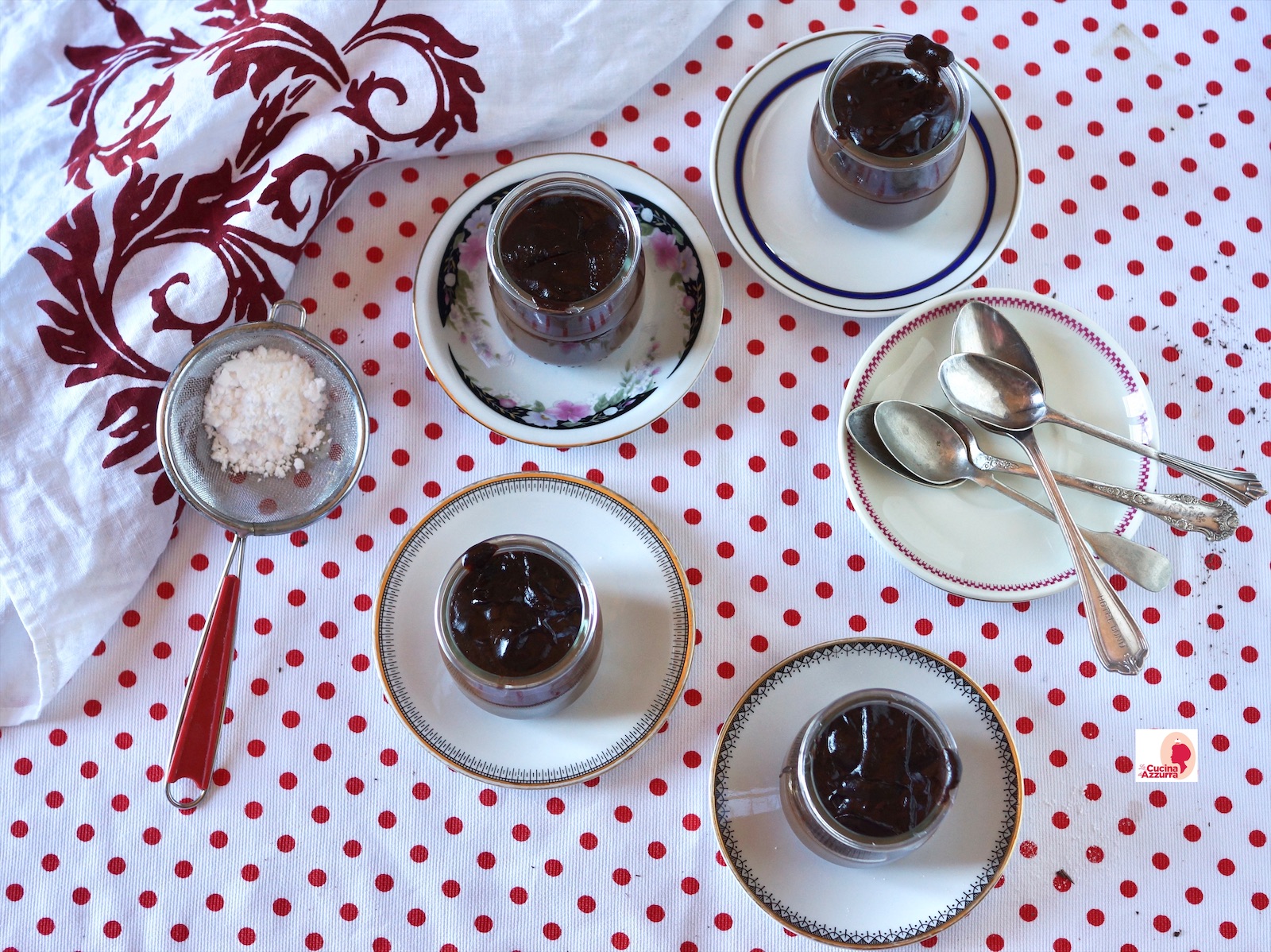 Voglia di coccole…mousse al cioccolato fondente veloce veloce!