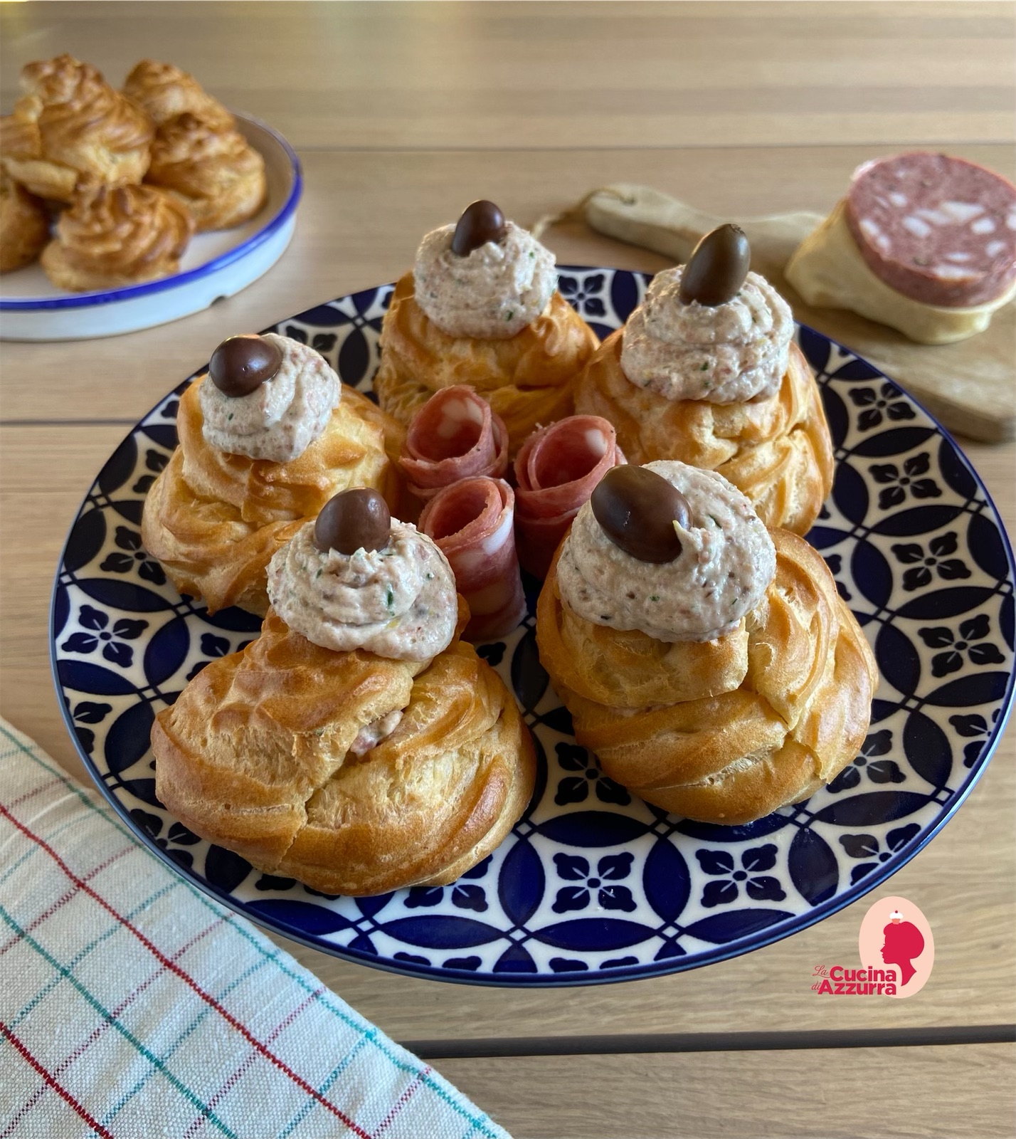 Zeppole con mortadella di prato : festa del papà/babbo in toscano
