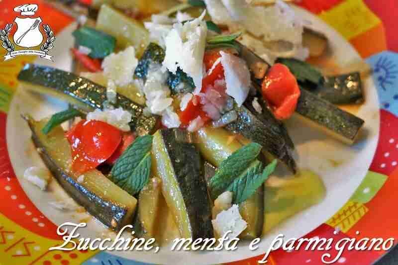 Zucchine con pomodorini, menta e parmigiano