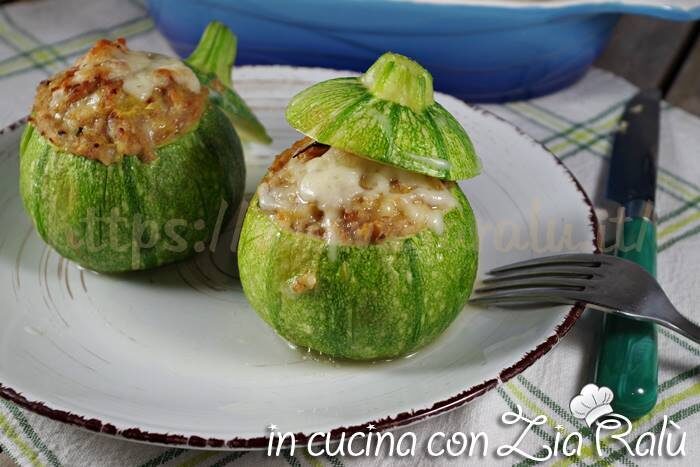 Zucchine tonde ripiene di carne