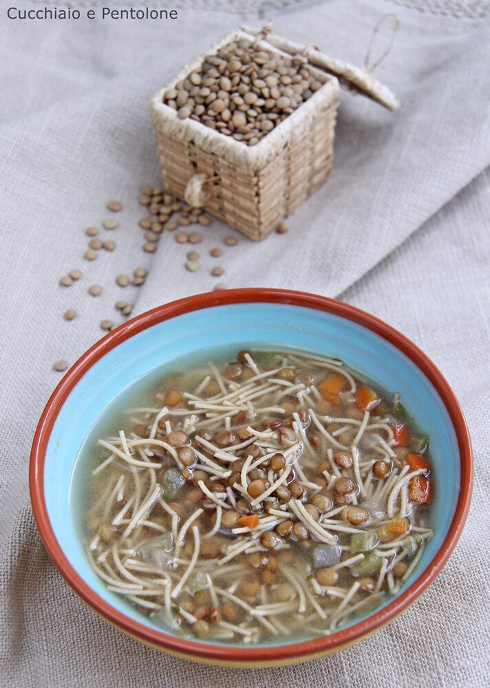 Zuppa con capelli d’angelo iperproteici e lenticchie