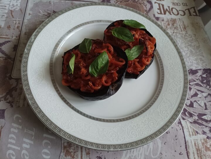 Barchette di melanzane alla Norma