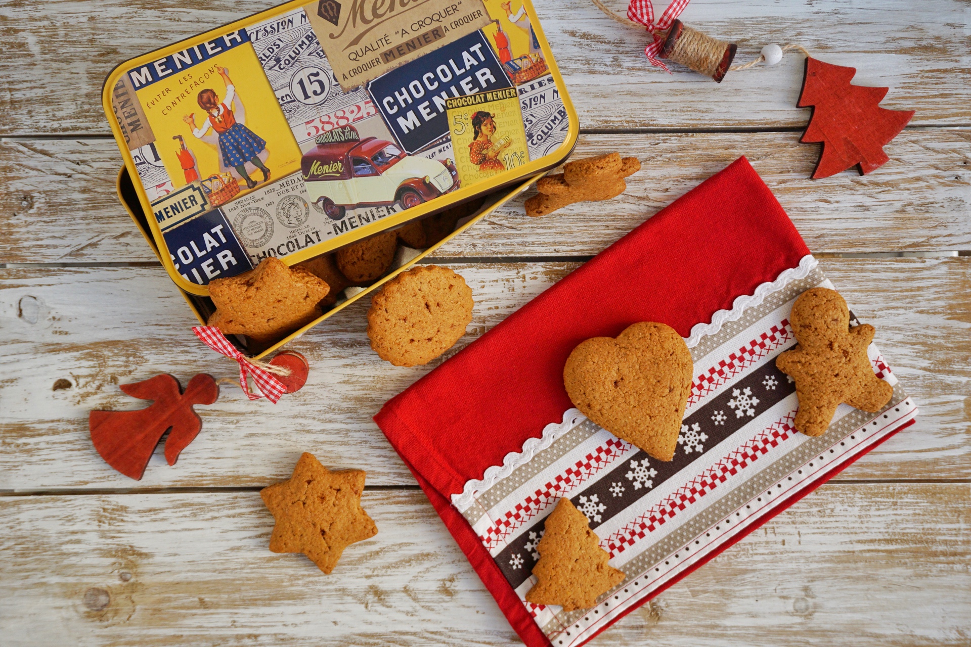Biscotti integrali con cannella e noce moscata