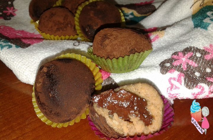 Bon bon al tiramisù con cuore di crema alle nocciole