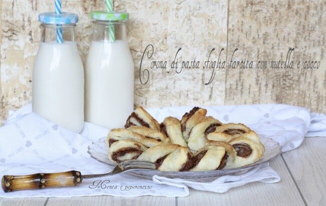 Corona di pasta sfoglia farcita con nutella e cocco