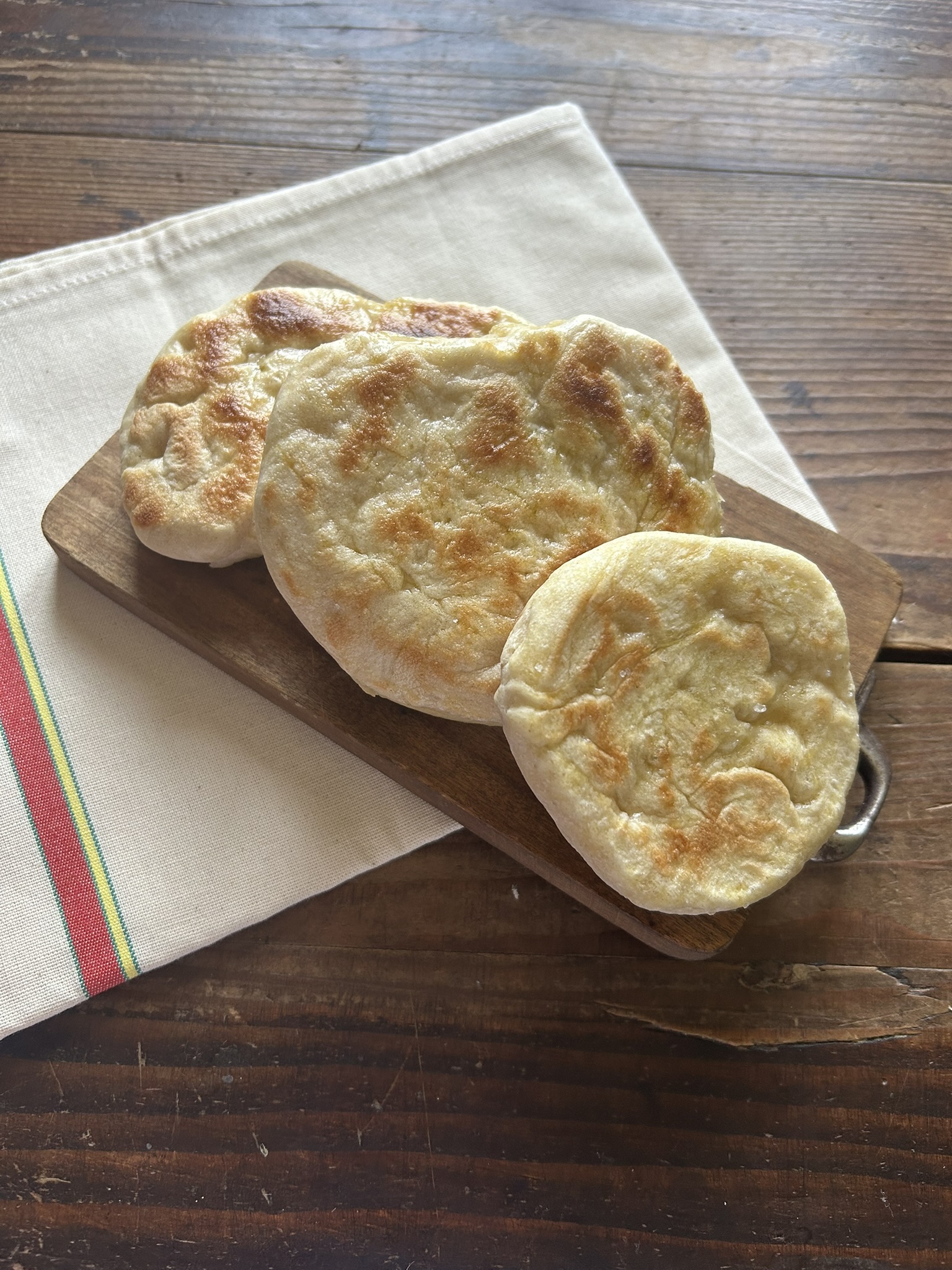 Focaccette per merenda in padella: preparale coi bimbi!