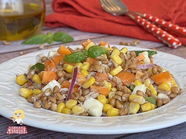INSALATA DI FARRO CON TONNO