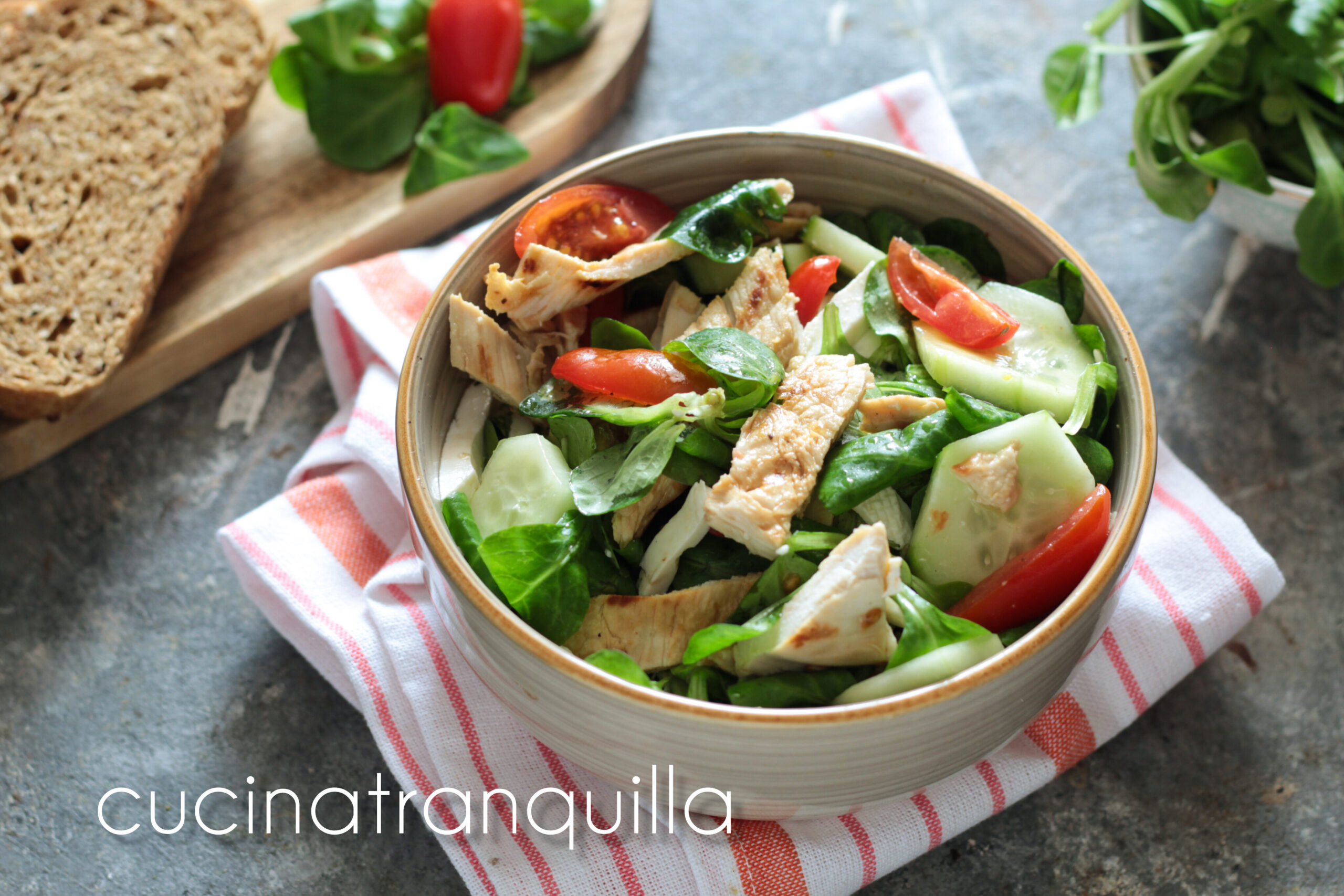 Insalata di pollo con primo sale
