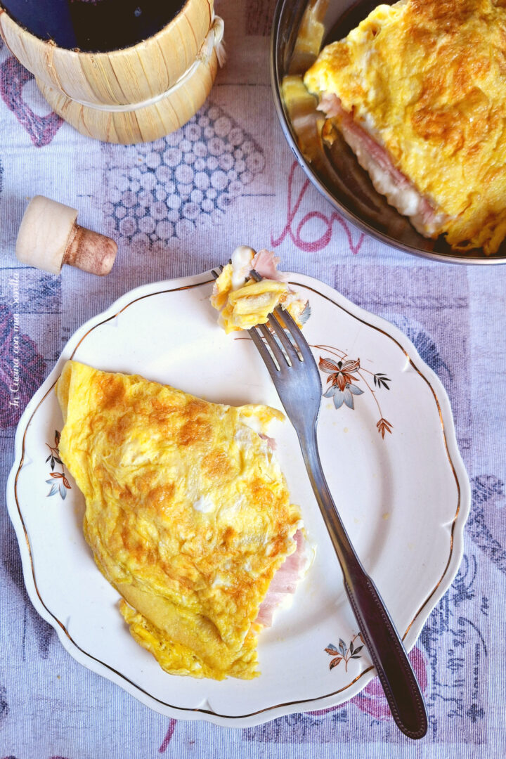 Omelette con stracchino e prosciutto cotto