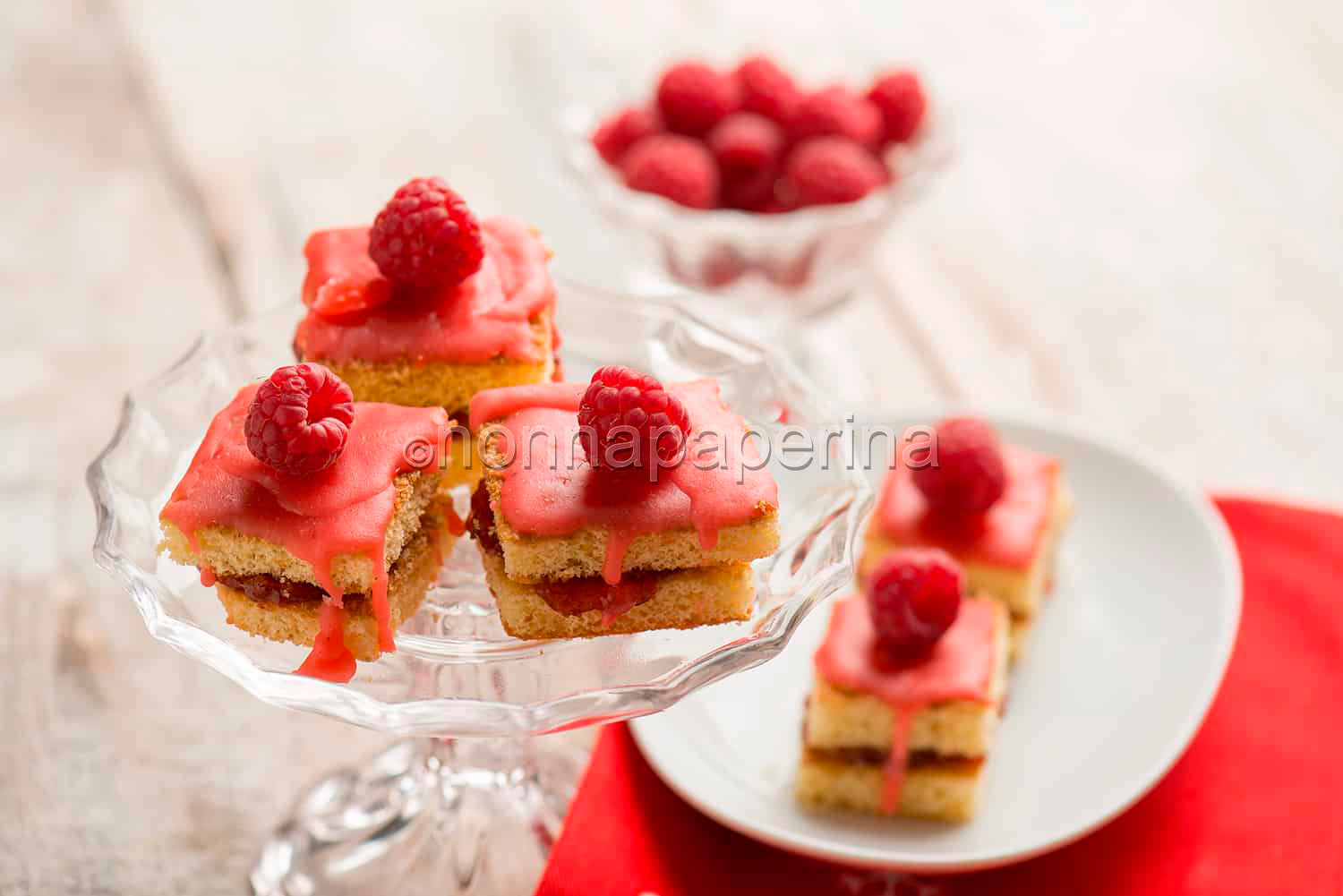 Pasticcini al pan di Spagna, dei bocconcini deliziosi